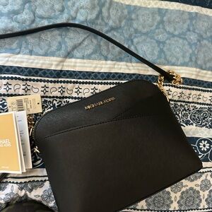 Michael Kors Black Shoulder Bag with Sleek Design